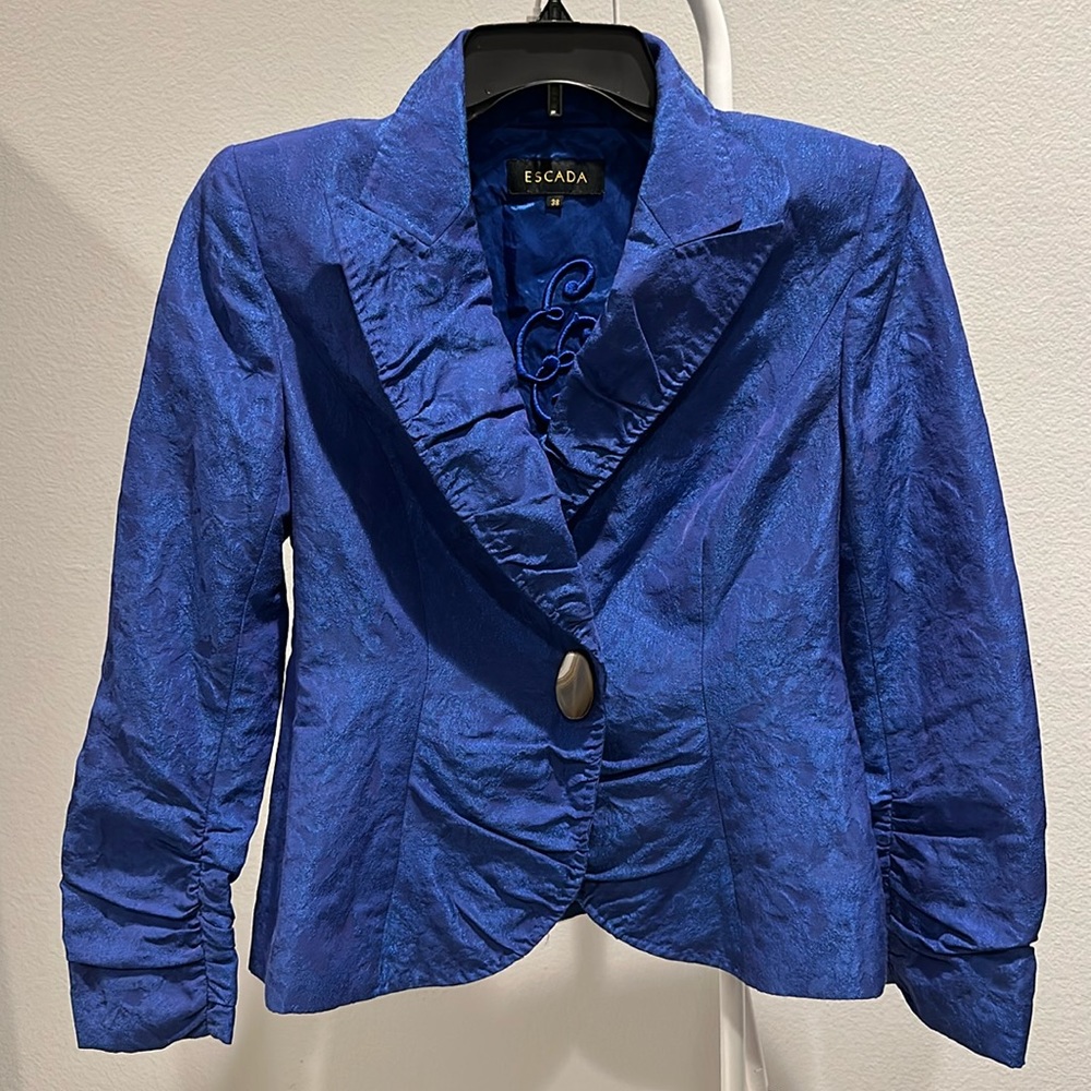 SOLD!! Escada Iridescent Blue/Purple Blazer. Size 38.